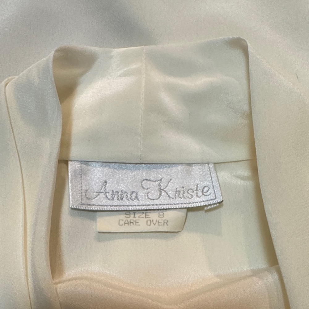 VINTAGE STATEMENT BLOUSE - Picture 5 of 7
